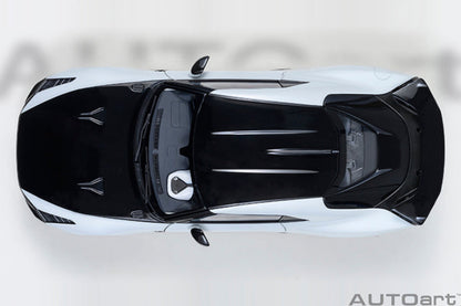 AUTOart 1:18 Nissan GT-R50 ITALDESIGN - Metallic White / Black 77511