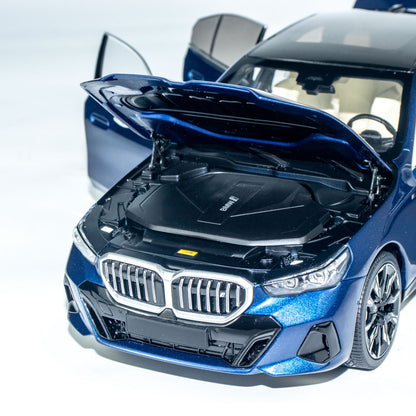 MINICHAMPS 1:18 BMW i5 - 2023 - BLUE METALLIC 110023400