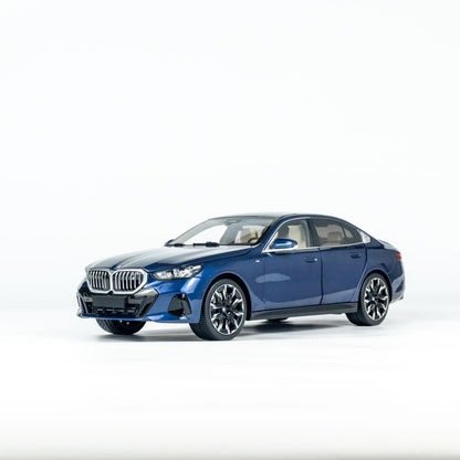 MINICHAMPS 1:18 BMW i5 - 2023 - BLUE METALLIC 110023400