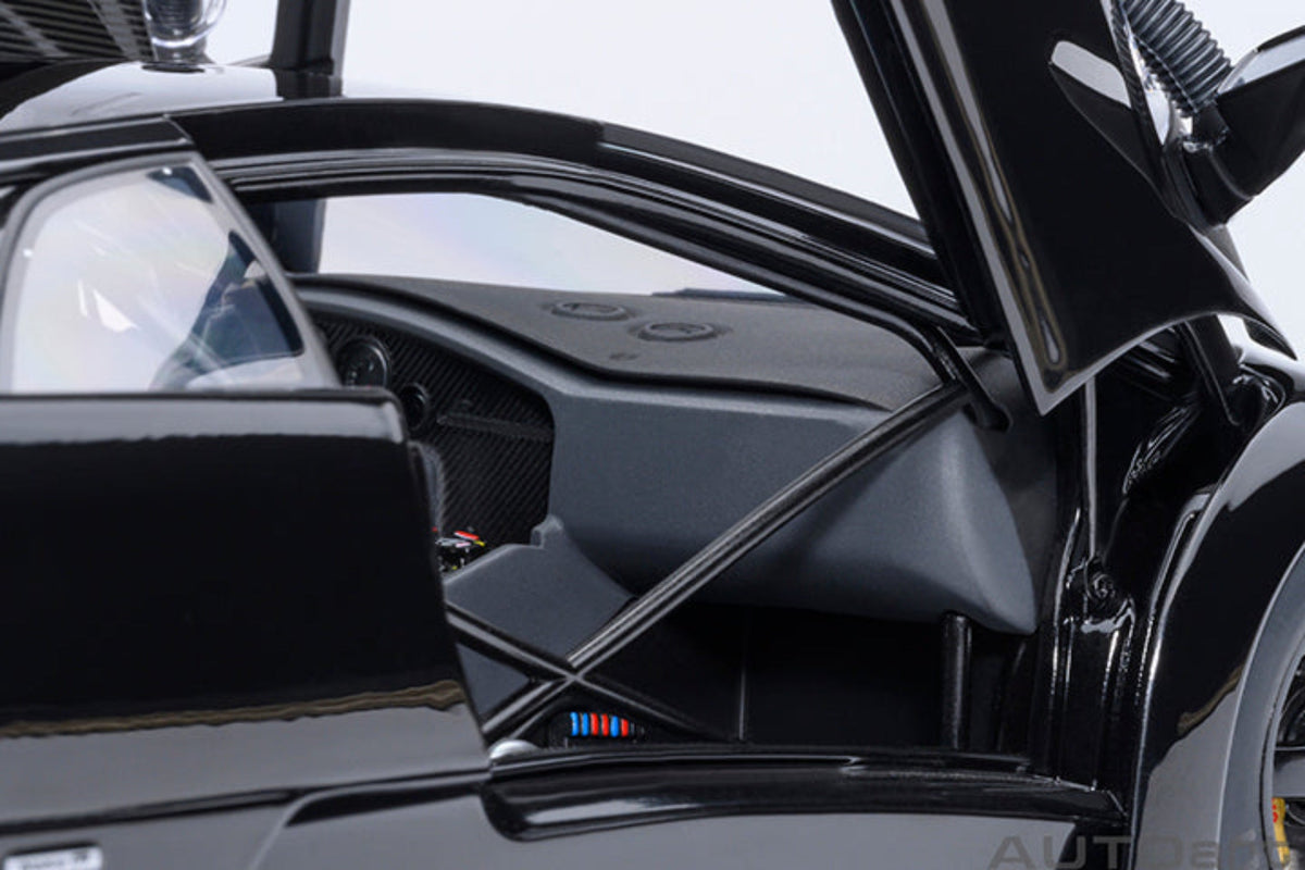 AUTOart 1:18 Lamborghini Diablo GT-R   - Deep Black 79137
