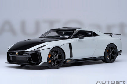 AUTOart 1:18 Nissan GT-R50 ITALDESIGN - Metallic White / Black 77511