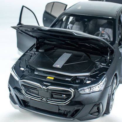 MINICHAMPS 1:18 BMW i5 - 2023 - Gray METALLIC 110023401