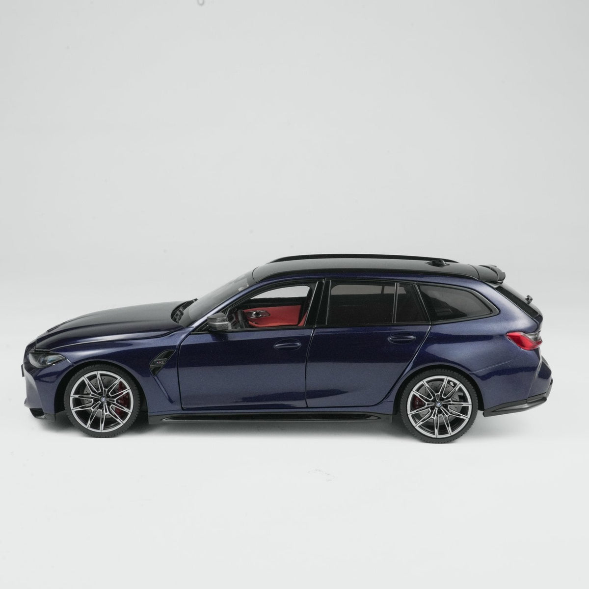 MINICHAMPS 1:18 BMW M3 TOURING-2024 - TANSANIT BLUE 113024016
