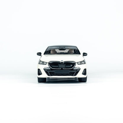 MINICHAMPS 1:18 BMW i5 - 2023 - WHITE METALLIC 110023402