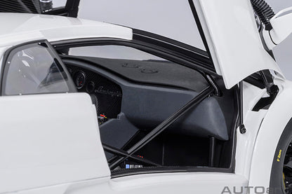 AUTOart 1:18 Lamborghini Diablo GT-R  - Impact White 79136