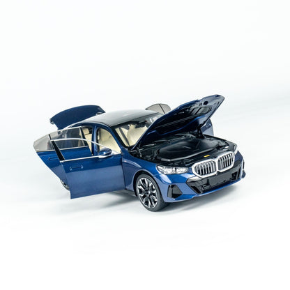 MINICHAMPS 1:18 BMW i5 - 2023 - BLUE METALLIC 110023400