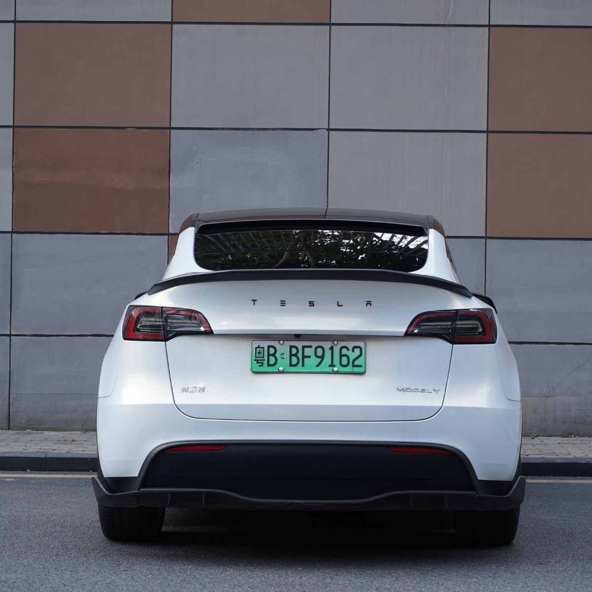 TESERY Model 3 / Y Carbon Fiber Spoiler | V-Style