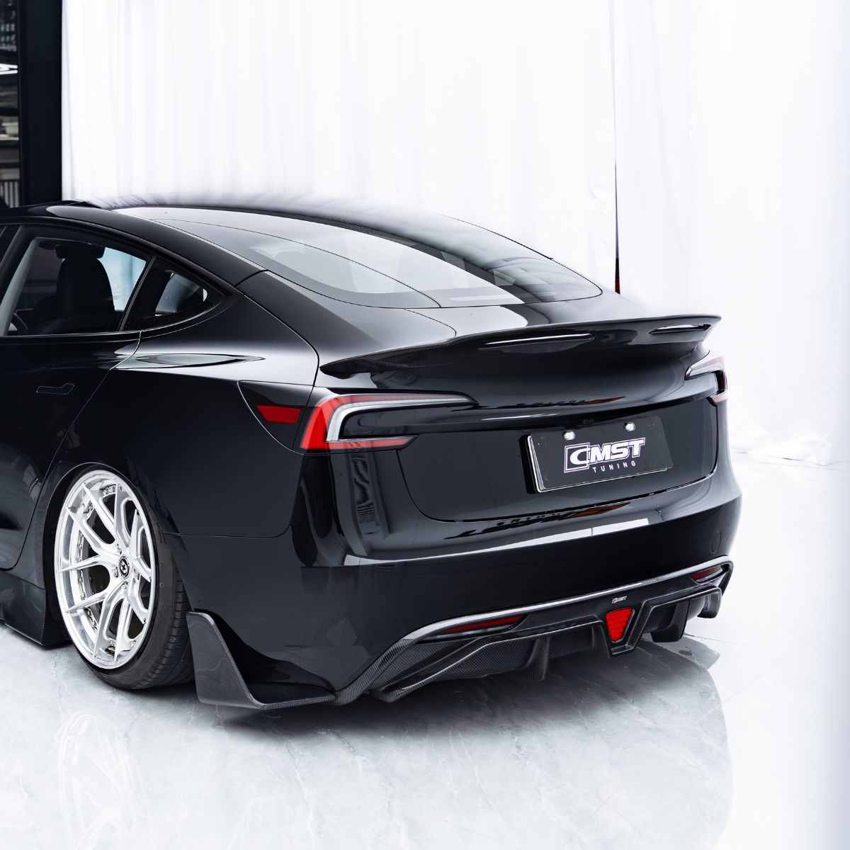 Track-Performance Carbon Fiber Rear Spoiler Wing for Model 3 Highland